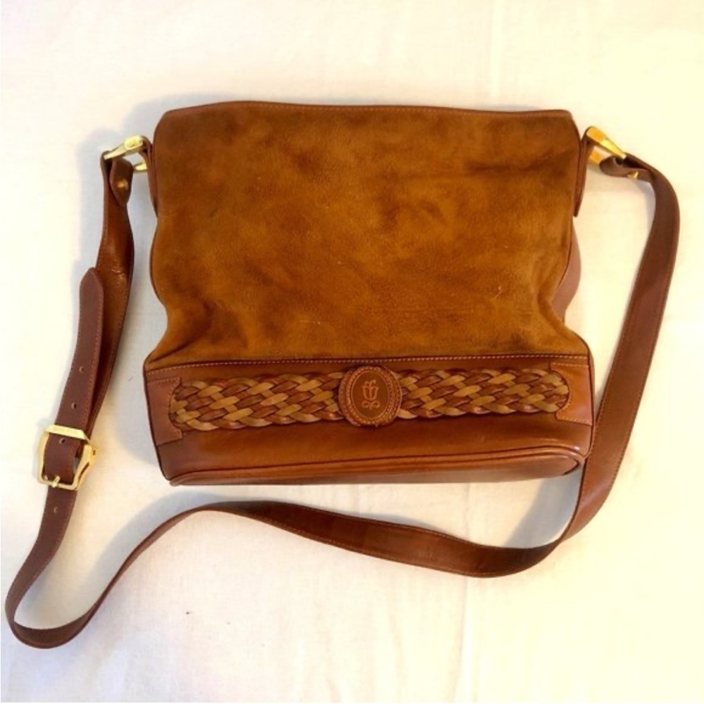 Lladro caramel brown  crossbody pirse w/ adjustable strap gold hardware EUC